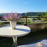 Deck-apartment, Next To Forest, Of Mountain, Free Parking, Renovated Schonach im Schwarzwald