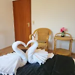 Deck-apartment, Next To Forest, Of Mountain, Free Parking, Renovated * Schonach im Schwarzwald