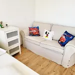 Deck-apartment, Next To Forest, Of Mountain, Free Parking, Renovated * Schonach im Schwarzwald