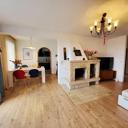 Renovated Balcony-apartment, Next To Forest, Indoor Fireplace, On Mountain, Free Parking סכונאץ'