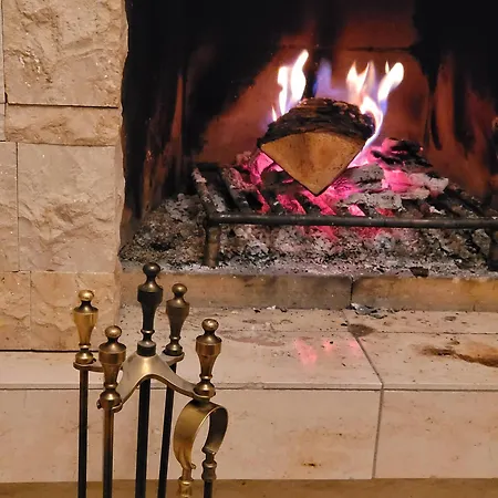 Renovated Balcony-apartment, Next To Forest, Indoor Fireplace, On Mountain, Free Parking