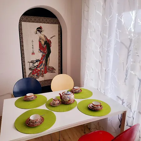 Renovated Balcony-apartment, Next To Forest, Indoor Fireplace, On Mountain, Free Parking דירה