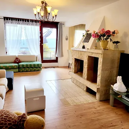 Renovated Balcony-apartment, Next To Forest, Indoor Fireplace, On Mountain, Free Parking דירה