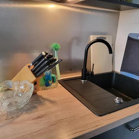 דירה Renovated Balcony-apartment, Next To Forest, Indoor Fireplace, On Mountain, Free Parking