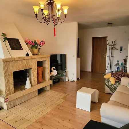 Renovated Balcony-apartment, Next To Forest, Indoor Fireplace, On Mountain, Free Parking * סכונאץ'